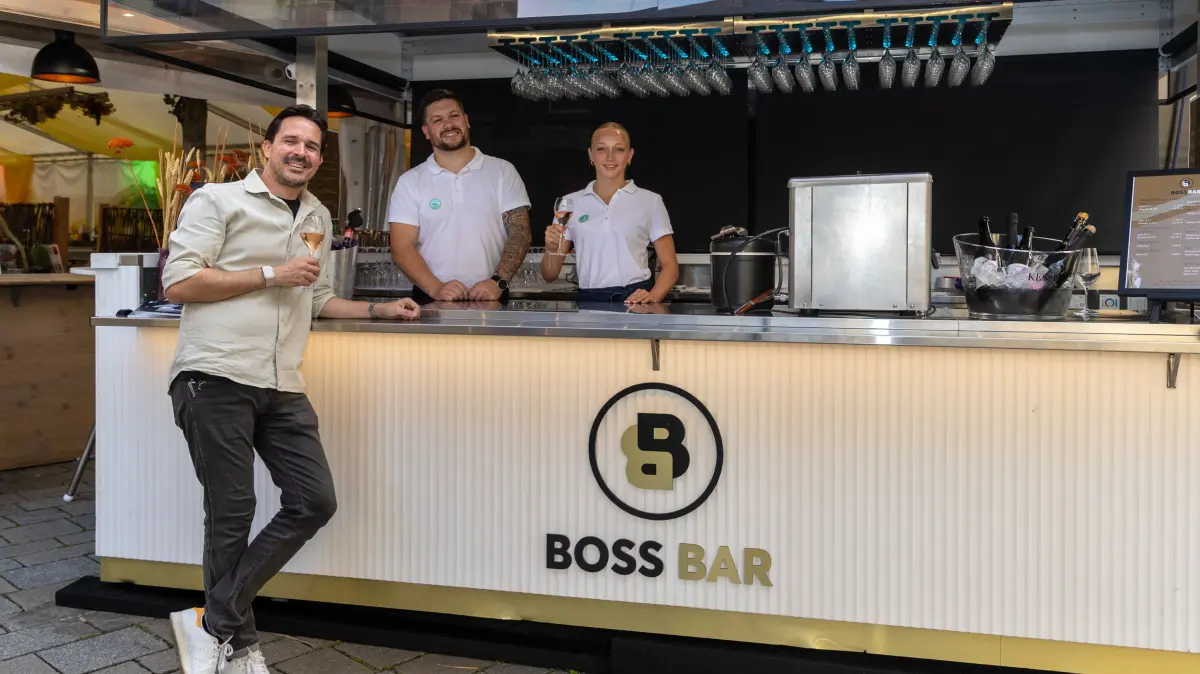 Neu ist in diesem Jahr auch die Hugo-Boss-Bar neben der Ermstallaube. Sie wird betrieben vom Hotel Schwanen in Metzingen.