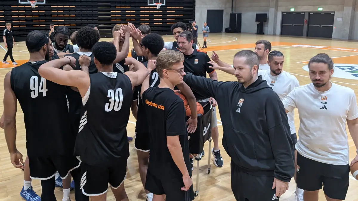 Basketball, Medientraining Ratiopharm Ulm, Auftaktkreis