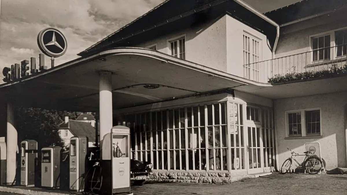 Shell-Tankstelle in der Johanniterstraße eröffnet im Jahr 1953.
