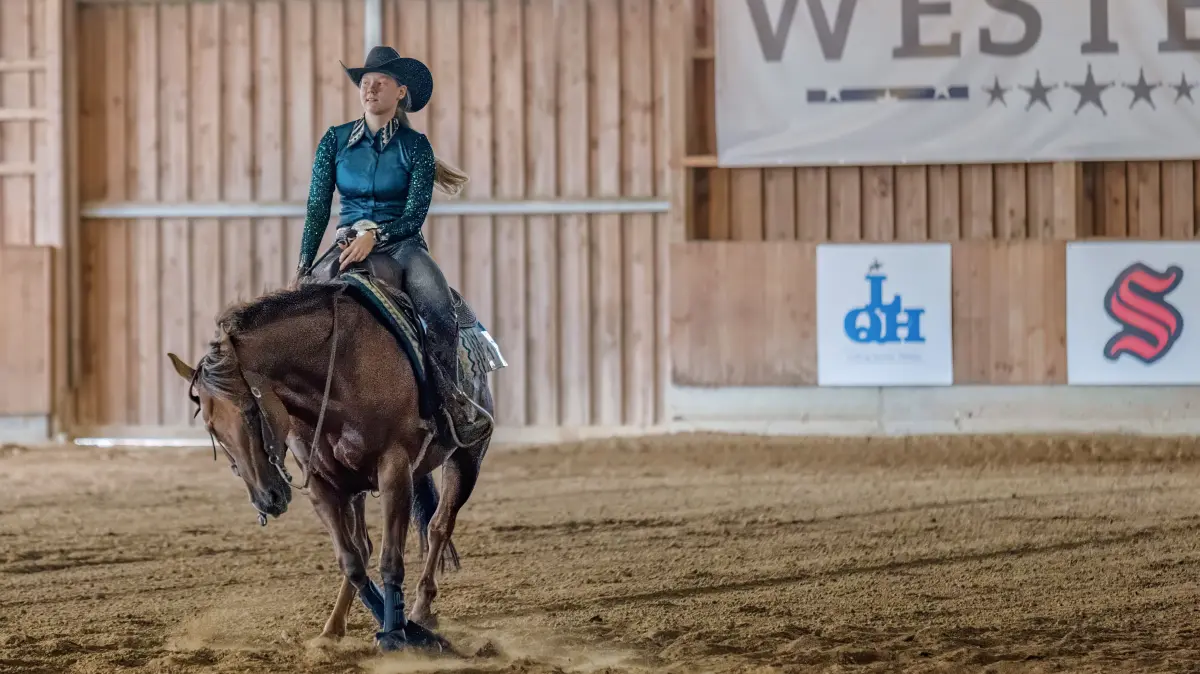 Bitz Country Summer Classic 2026: Lisa Wiechers
Beim Bitz Country Summer Classic auf der Anlage von Ludwig Quarter Horses in Bitz. Beim Westernreitturnier treten Reiterinnen und Reiter in verschiedenen Reining- und Ranch-Riding-Prüfungen an.
Foto: Eibner/Pressefoto / Eky Eibner
