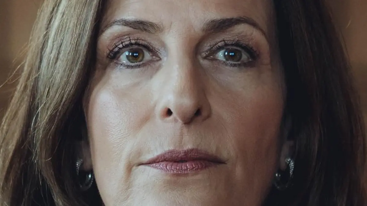 GZSZ-Rolle Katrin Flemming (Ulrike Frank) macht eine unerfreuliche Entdeckung.