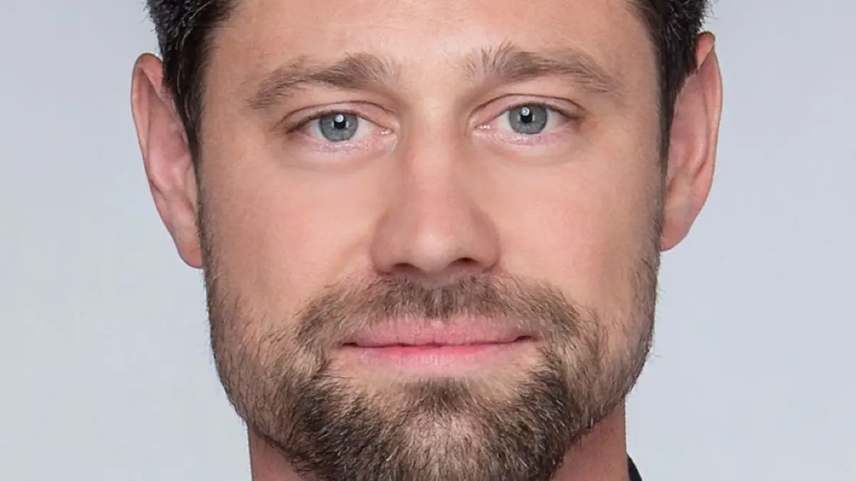Jan Stapelfeldt spielt bei "Rote Rosen" die Rolle Julius Böttcher.