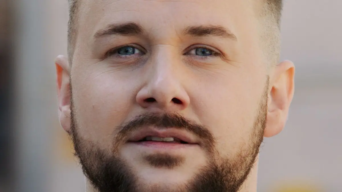 GZSZ-Serienrolle Jonas Seefeld (Felix van Deventer) könnte bald unter Druck stehen.