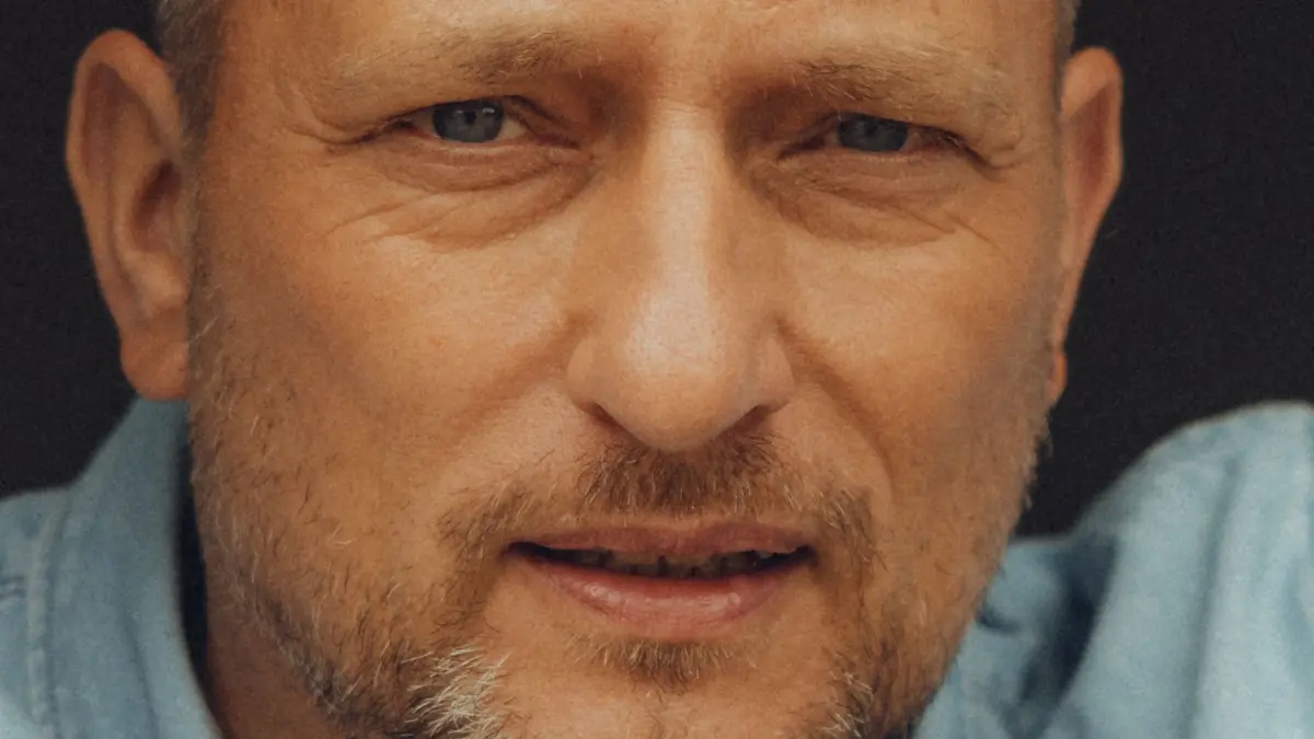 Bei GZSZ gibt Michi (Lars Pape) einer zweifachen Mutter einen Korb.