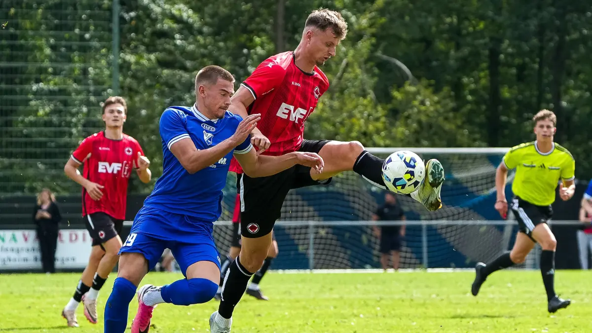 FSV 08 Bietigheim-Bissingen - 1. Goeppinger SV, Fussball, Verbandsliga, 3. Spieltag, 2026/2027, 29.08.2026 : Roman Timoshenko (FSV 08 Bietigheim-Bissingen, #19), Levin Steinbrenner (1. Goeppinger SV, #15)
FSV 08 Bietigheim-Bissingen - 1. Goeppinger SV, Fussball, Verbandsliga, 3. Spieltag, 2026/2027, 29.08.2026,
Foto: Eibner-Pressefoto/Naman Kala