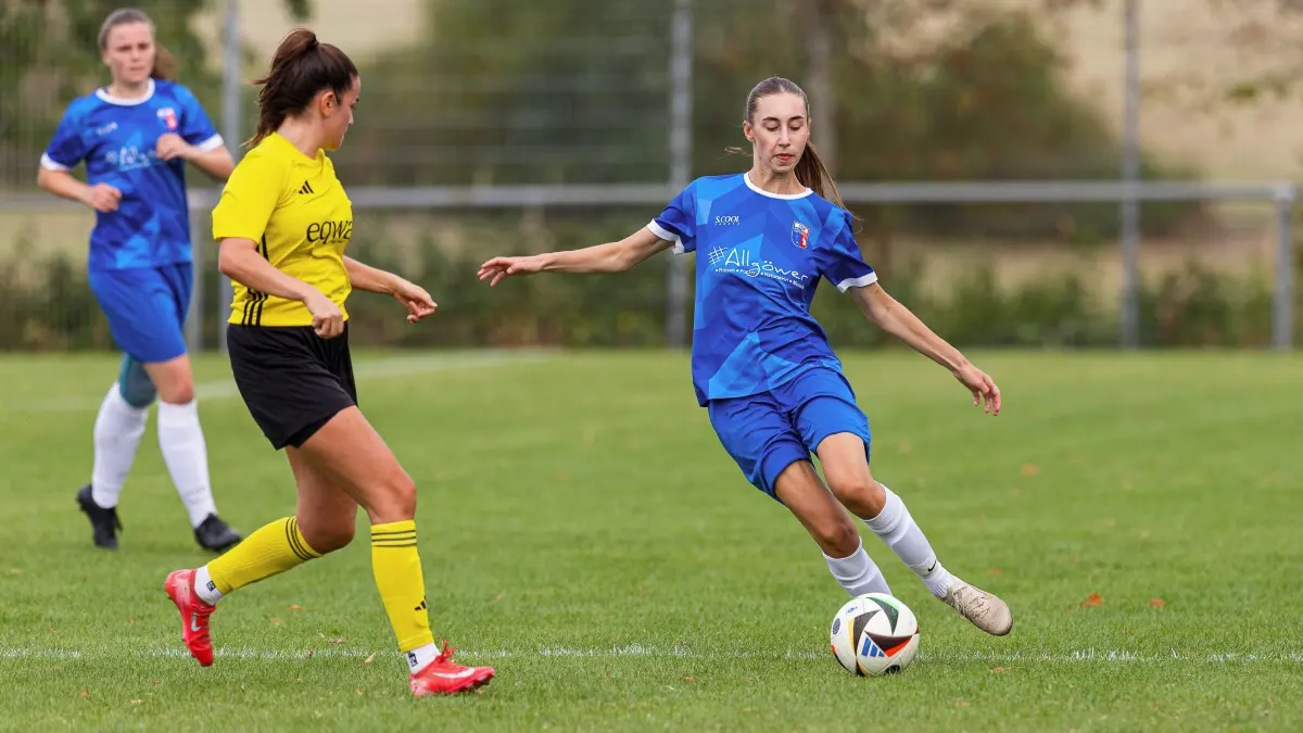 Fußball WFV-Verbandspokal Frauen: Fußball WFV-Verbandspokal Frauen; SGM Aufhausen/Nellingen - TSV Albeck;
Sofia Zachariadis (SGM Aufhausen-Nellingen, #11);
30.08.2026; Aufhausen.
Foto: Thomas Madel