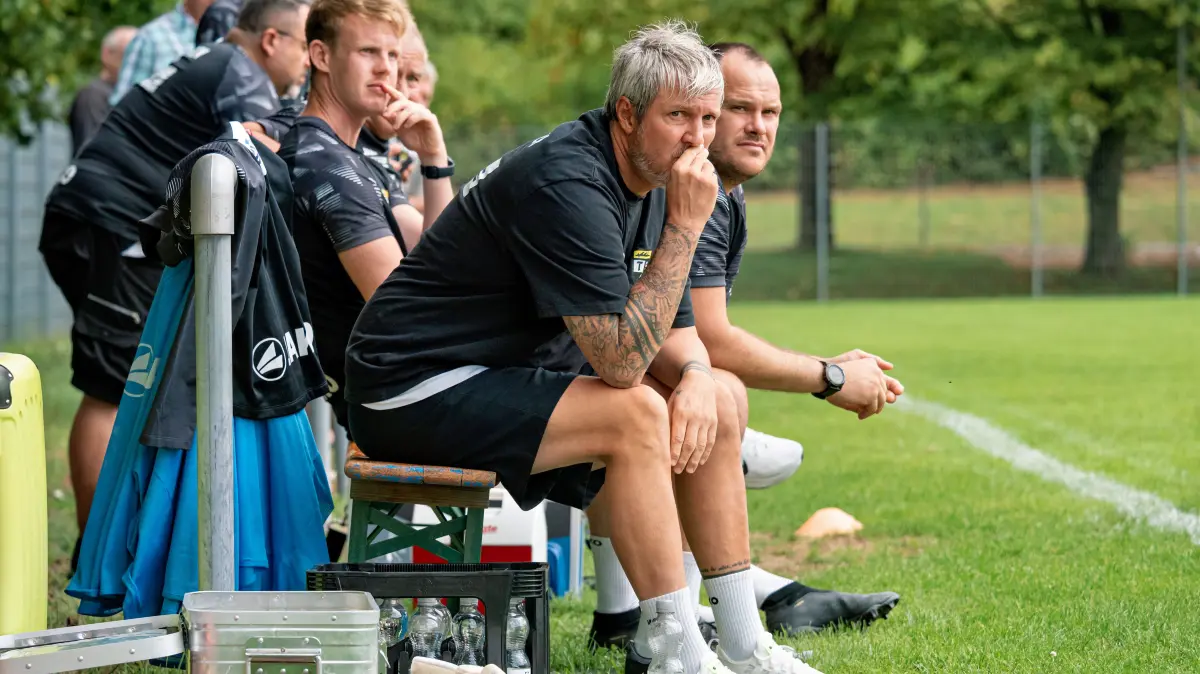 GER, Fussball, Tuerkspor Neckarsulm vs. TSG Balingen, Oberliga Baden-Wuerttemberg, 4. Spieltag, Saison 2026/2027, 30.08.2026 : Michael Schilling (TSG Balingen Fussball, Trainer)
GER, Fussball, Tuerkspor Neckarsulm vs. TSG Balingen, Oberliga Baden-Wuerttemberg, 4. Spieltag, Saison 2026/2027, 30.08.2026
Foto: Eibner/Carsten Schwering