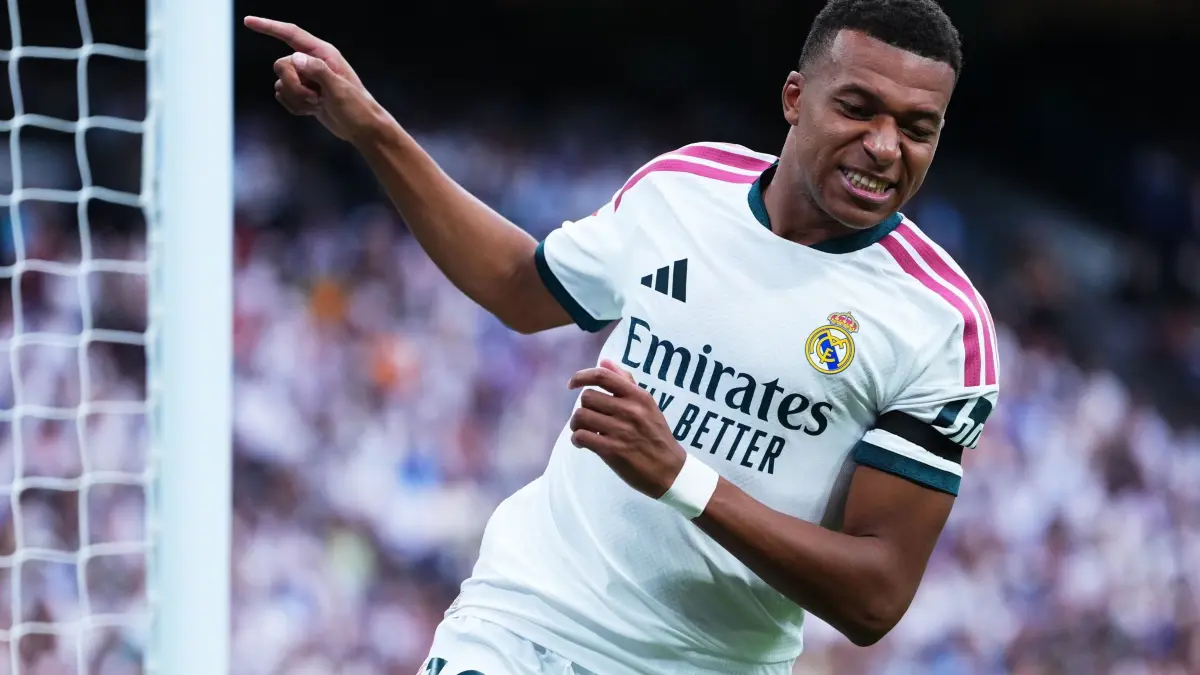 Real Madrid - FC Málaga: 30.08.2026, Spanien, Madrid: Fußball, Männer: Primera División, Spanien, Real Madrid - FC Málaga, 3. Spieltag, Real Madrid's Kylian Mbappe reagiert im Spiel. Foto: Manu Fernandez/AP/dpa +++ dpa-Bildfunk +++