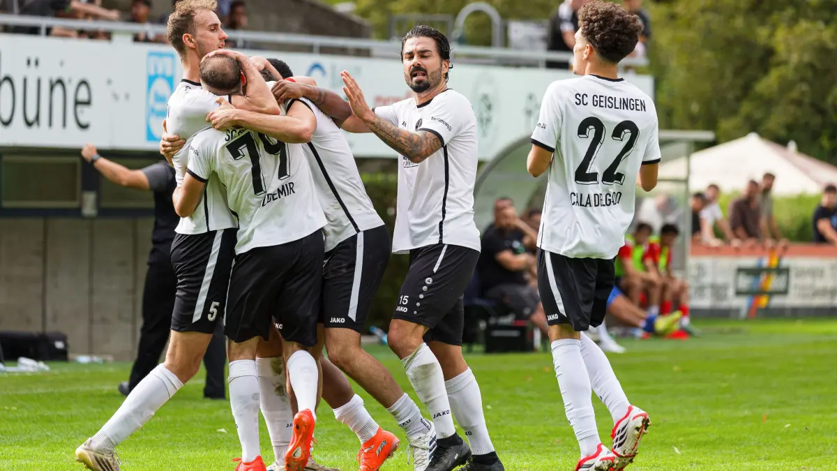 Fussball Landesliga: Fussball Landesliga; SC Geislingen - TSV Weilimdorf;
Jubel beim SC Geislingen;
29.08.2026; Stadion Eybacher Tal; Geislingen.
Foto: Thomas Madel