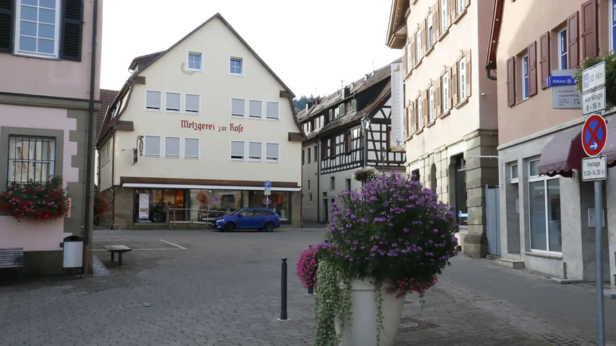 Murrhardt Marktplatz - rathaus links - serie einst und heute 2026