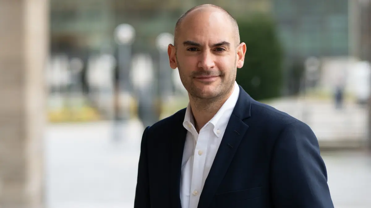 Finanzminister Danyal Bayaz (Grüne) ist Festredner der Mittelstandskundgebung in Musdorf.