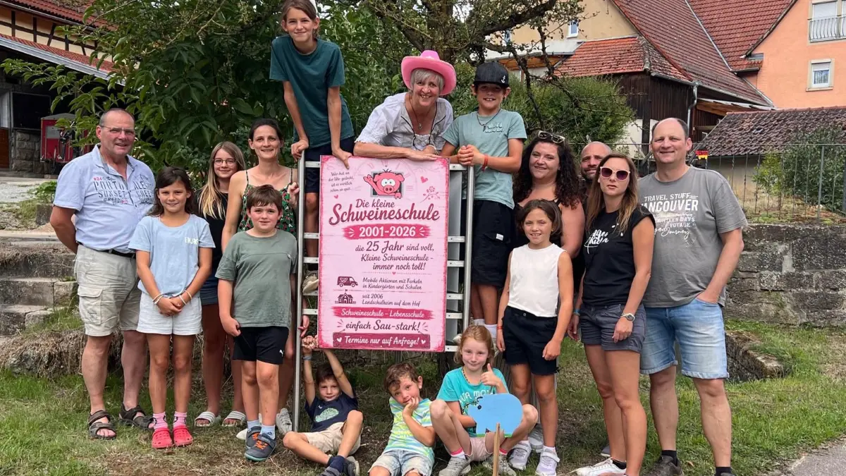 Kerstin Gronbach (Mitte) feiert mit ihrer Familie und mit Freunden Jubiläum.