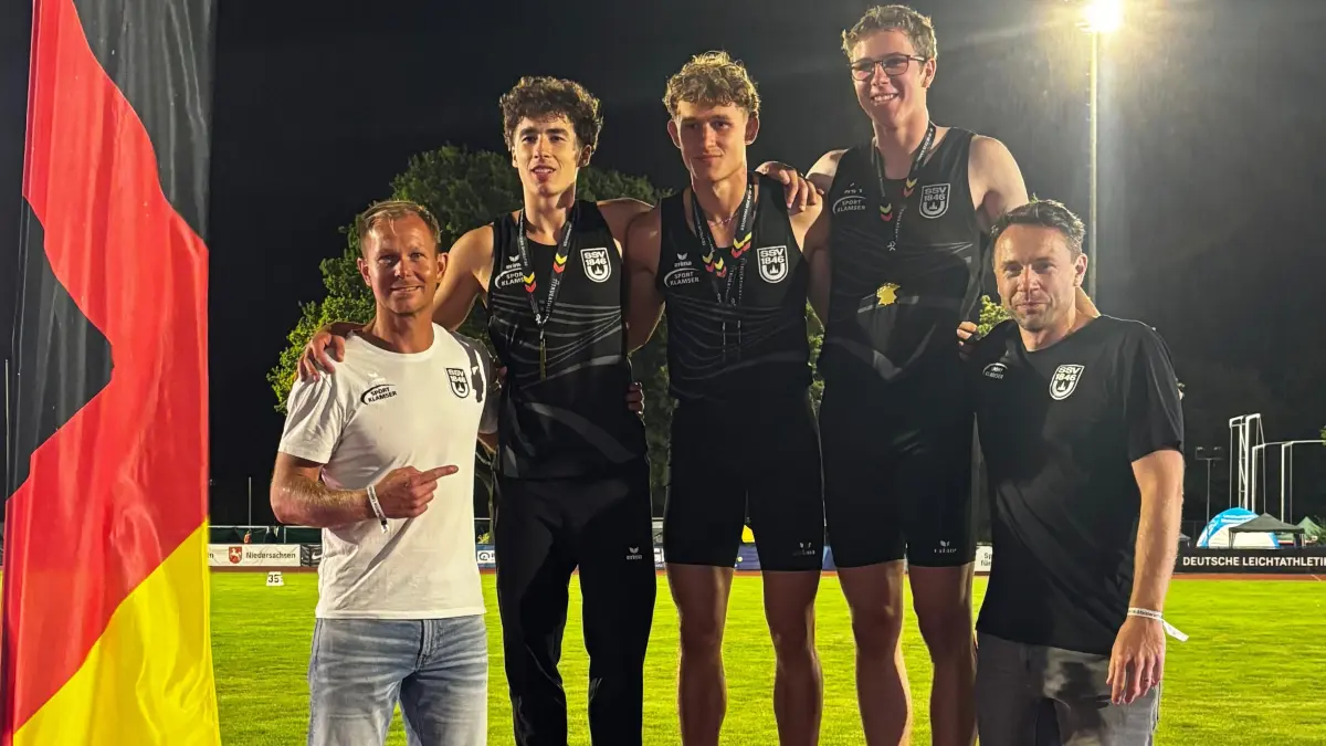 Die siegreiche U20 mit ihren Trainern: Christopher Hallmann, Quentin Roth, Maximilian Schmidt, Felix Schmidt und Veit Rauscher