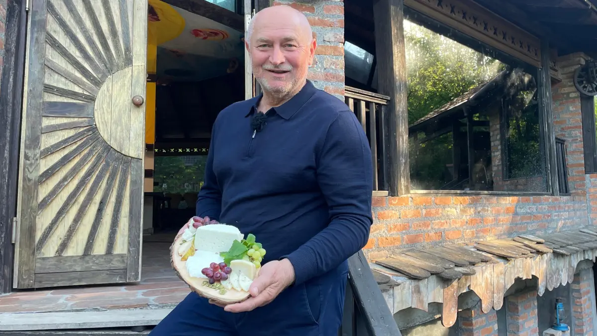 Aleksandar hat bereits in der Schweiz gelebt.