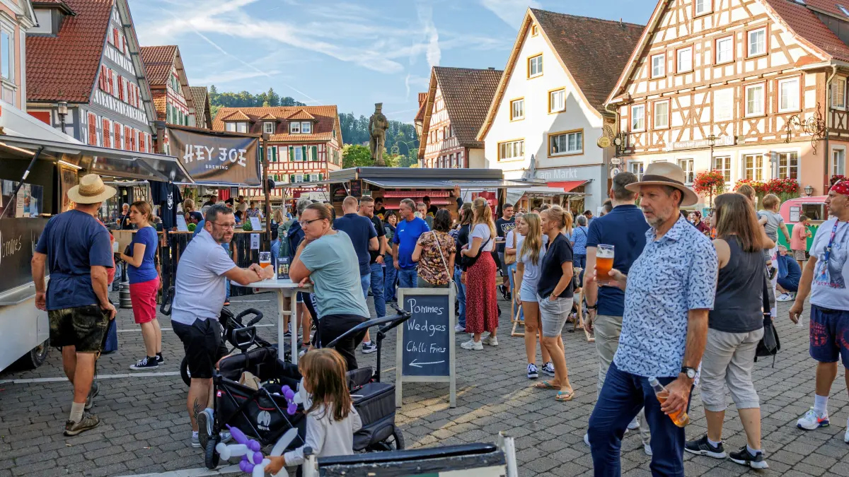 Der gut gefüllte Marktplatz zeigt, wie beliebt das Konzept ist.