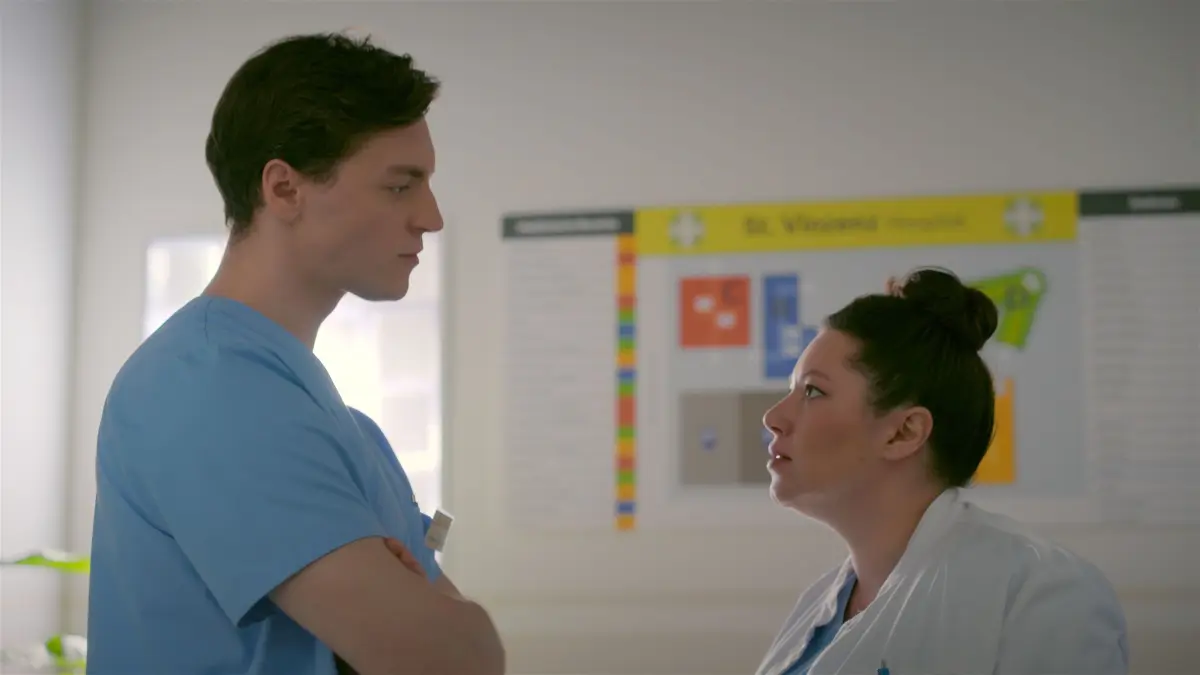 Vanessa (Julia Augustin) befürchtet ernüchtert, dass Johannes (Maximilian Schneider) sich wohl doch nicht geändert hat.