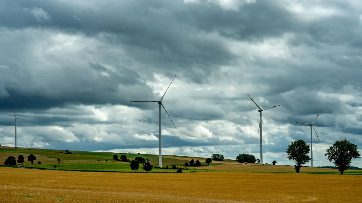Windrad Windkraftanlage Windkraft Windenergie bei der Wetterstation Stötten Geislingen