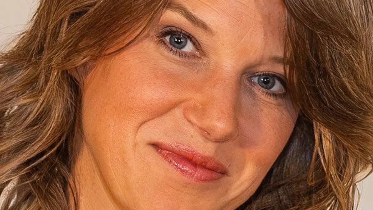 Lou Mahler (Eva-Maria Grein von Friedl) erfährt die traurige Wahrheit über Per.