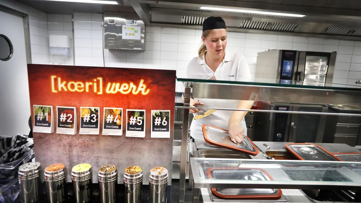 Koeriwerk Mensa Wilhelmstraße Mitarbeiterin Melanie Cerfontaine Currywurst Konzept Karlsruhe