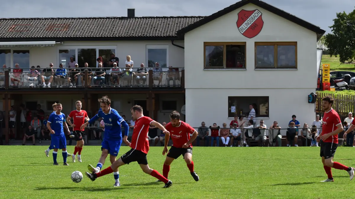 Der FC Billingsbach (rot) verlor am vergangenen Sonntag 0:1 gegen den TSV Gerabronn. An diesem Sonntag darf er erneut zu Hause antreten, dann geht es gegen den TSV Blaufelden.