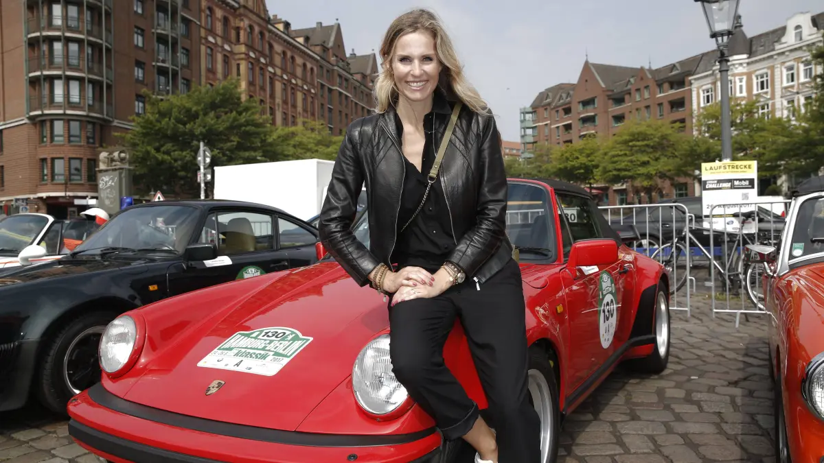 Eve Scheer spielte "Sarah Foster".
