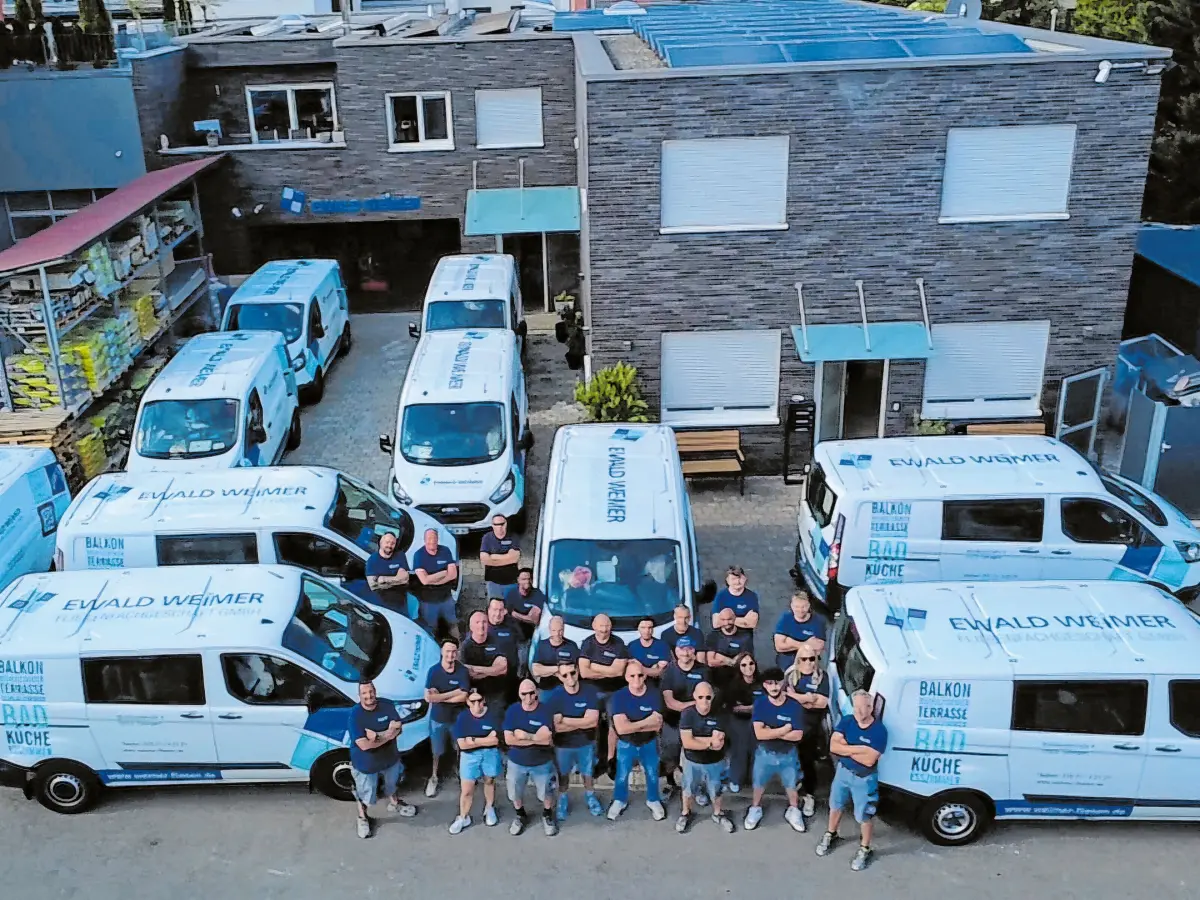 Das Team der Ewald Weimer Fliesenfachgeschäft GmbH ist rund um Tübingen im Einsatz und sorgt für perfekt geflieste Oberflächen.⇥Foto: Unternehmen