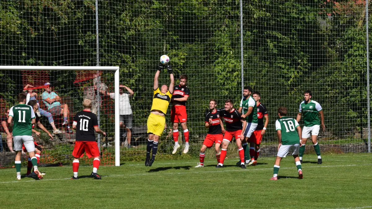 Der Gammesfelder Keeper Achim Denecke musste in der zweiten Halbzeit zweimal hinter sich greifen, der TSV Nellmersbach siegte 2:0.