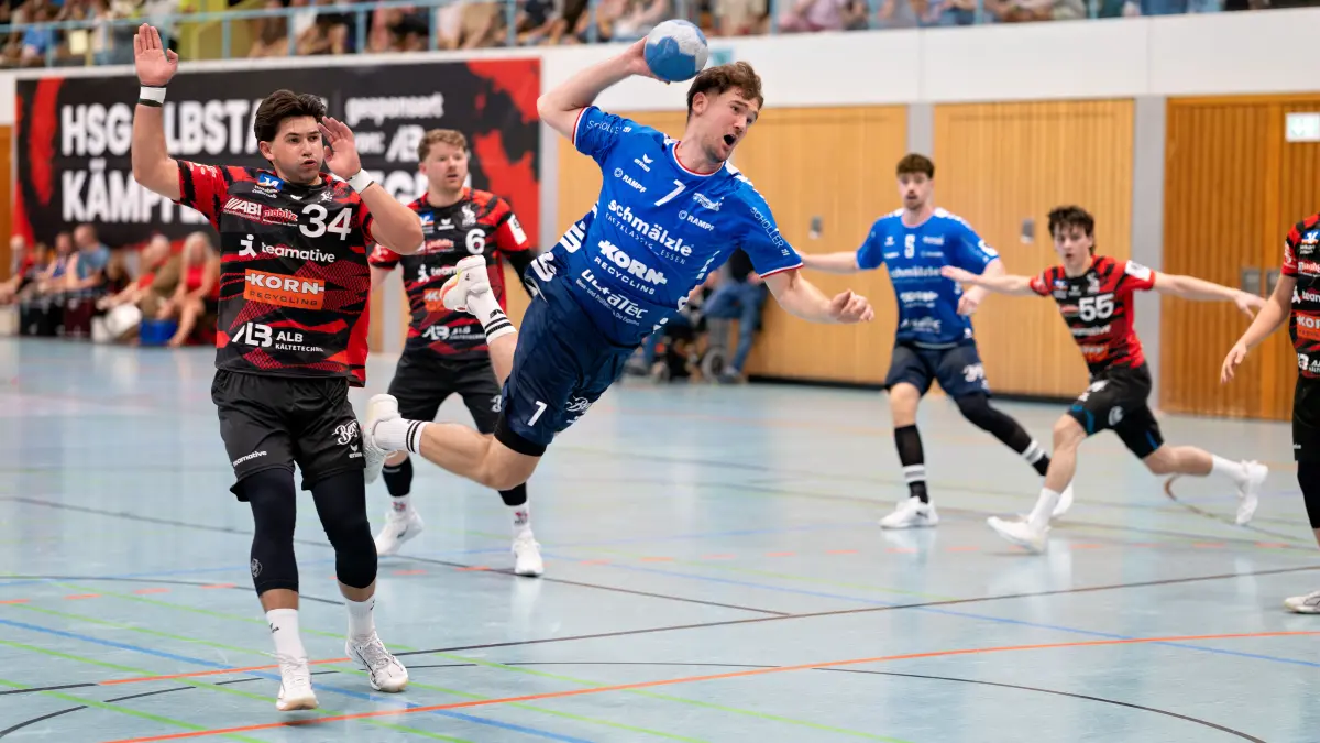 HSG Albstadt gegen VfL Pfullingen Handball 3 Liga Sued 05.09.2026: Lasse Schiemann (VfL Pfullingen) am Wurf
HSG Albstadt gegen VfL Pfullingen Handball, 3 Liga Sued, Saison 2026 2027. Mazmannhalle, Albstadt, Baden Wuerttemberg, Deutschland, 05.09.2026. Handball. Editorial use only. Foto: Eibner Pressefoto / Eky Eibner