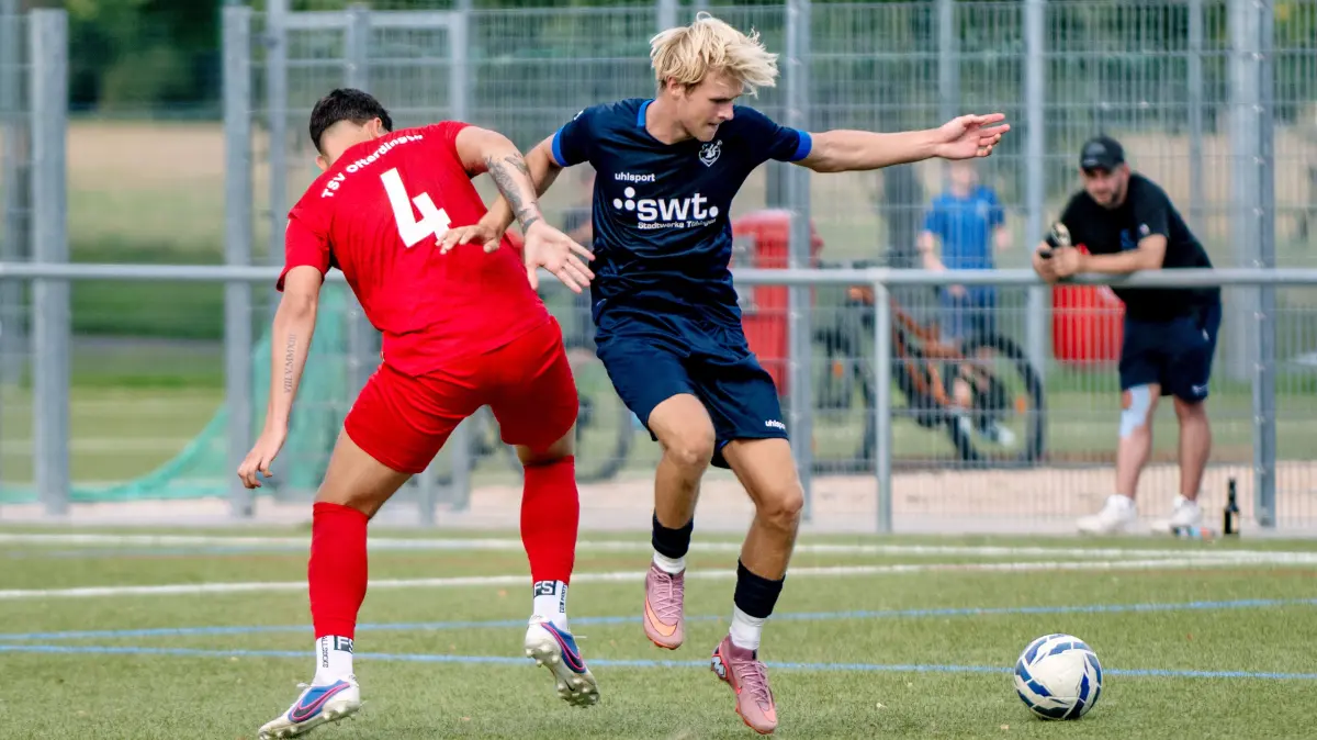 SV Pfrondorf vs. TSV Ofterdingen, Fussball, Bezirksliga Alb, 5. Spieltag, Saison 2026/2027, 06.09.2026,: Moritz Mayer, (SV Pfrondorf, #07), rechts,
SV Pfrondorf vs. TSV Ofterdingen, Fussball, Bezirksliga Alb, 5. Spieltag, Saison 2026/2027, 06.09.2026,
Eibner-Pressefoto/Andreas Ulmer