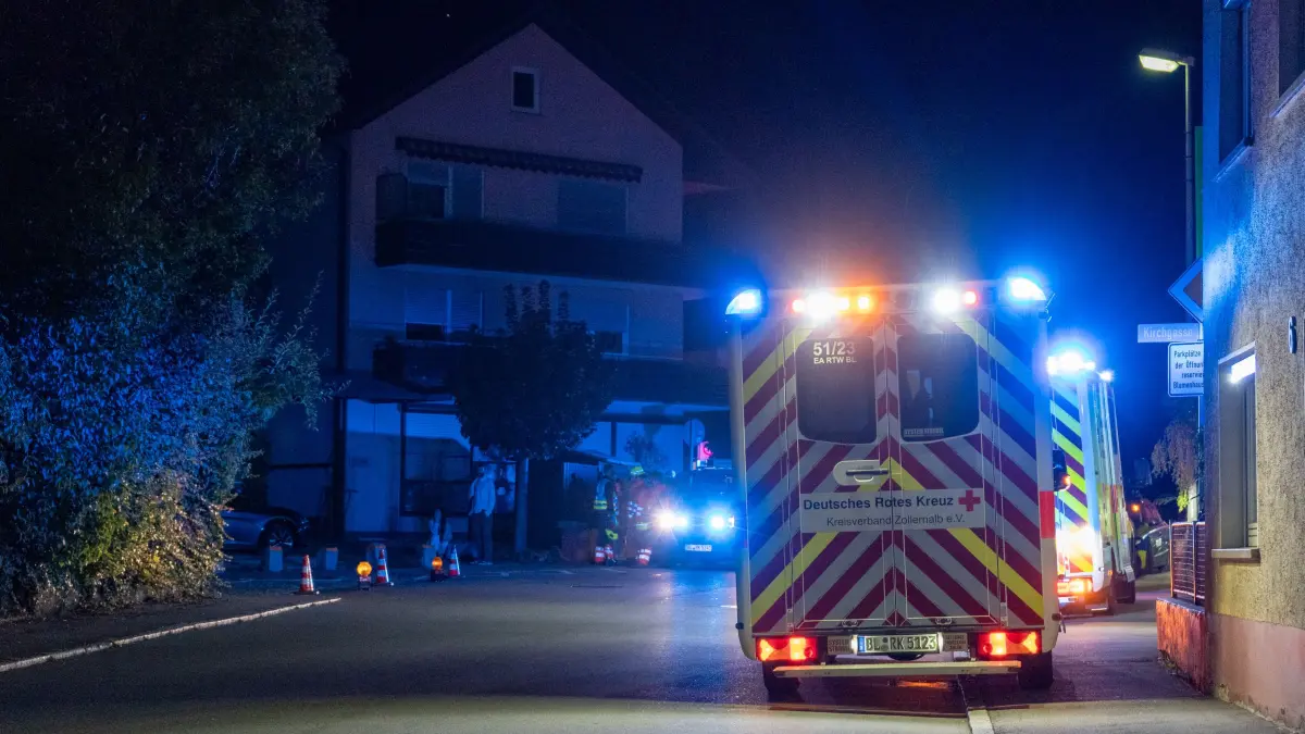 Die Feuerwehren aus Bisingen und Grosselfingen sind seit 4 Uhr in Bisingen im Einsatz.