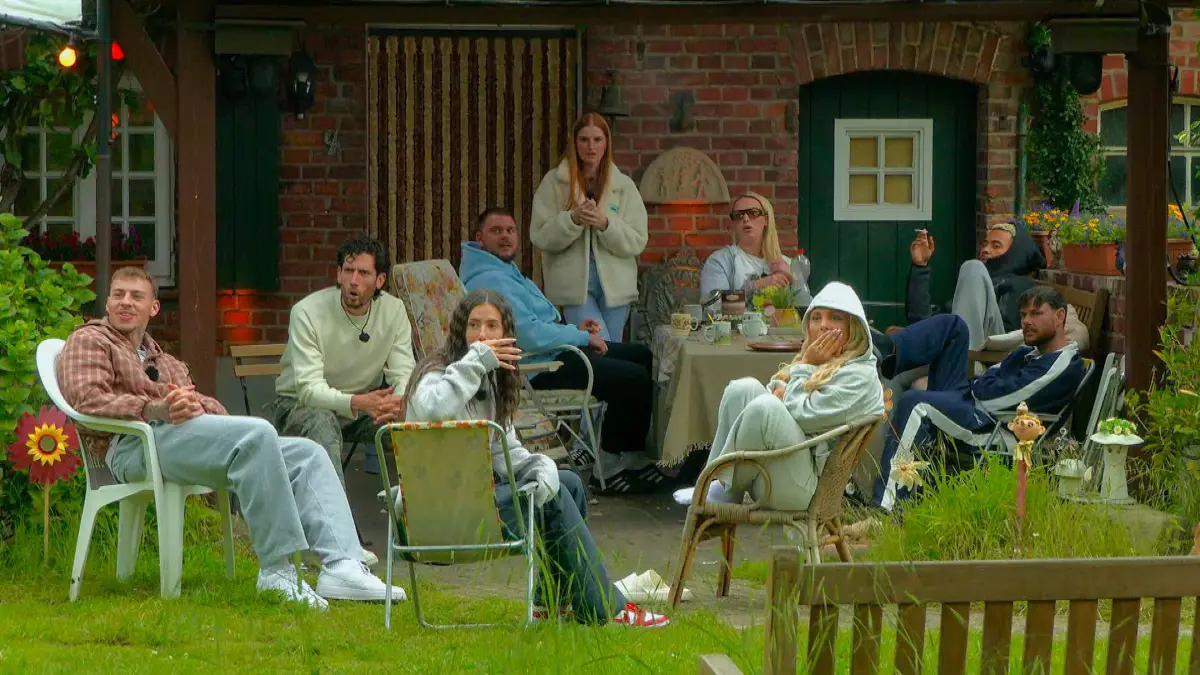 In der dritten Folge von "Das Sommerhaus der Stars" eskaliet eine Auseinandersetzung.