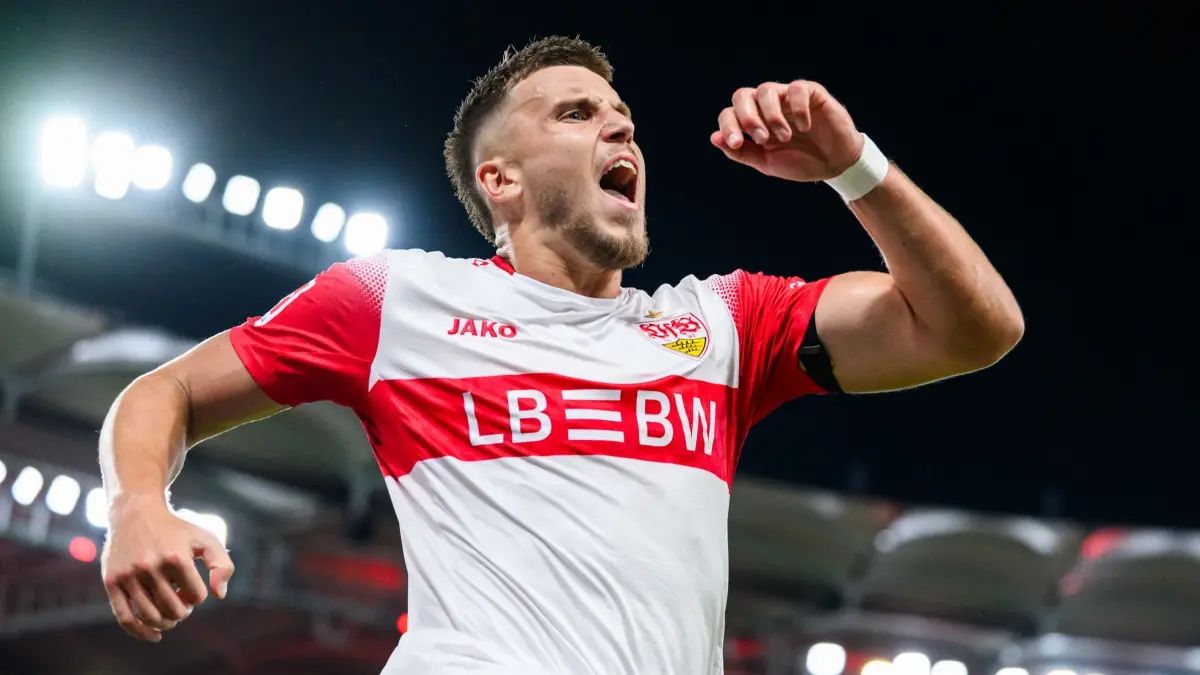 Ermedin Demirović: 04.09.2026, Baden-Württemberg, Stuttgart: Fußball, Männer: Bundesliga, VfB Stuttgart - 1. FC Köln, 2. Spieltag, MHPArena, Ermedin Demirović (VfB Stuttgart) jubelt nach seinem Tor zum 3:0. (zu dpa: «Stolperstein Stavanger? VfB gewarnt in die Königsklasse») Foto: Tom Weller/dpa +++ dpa-Bildfunk +++