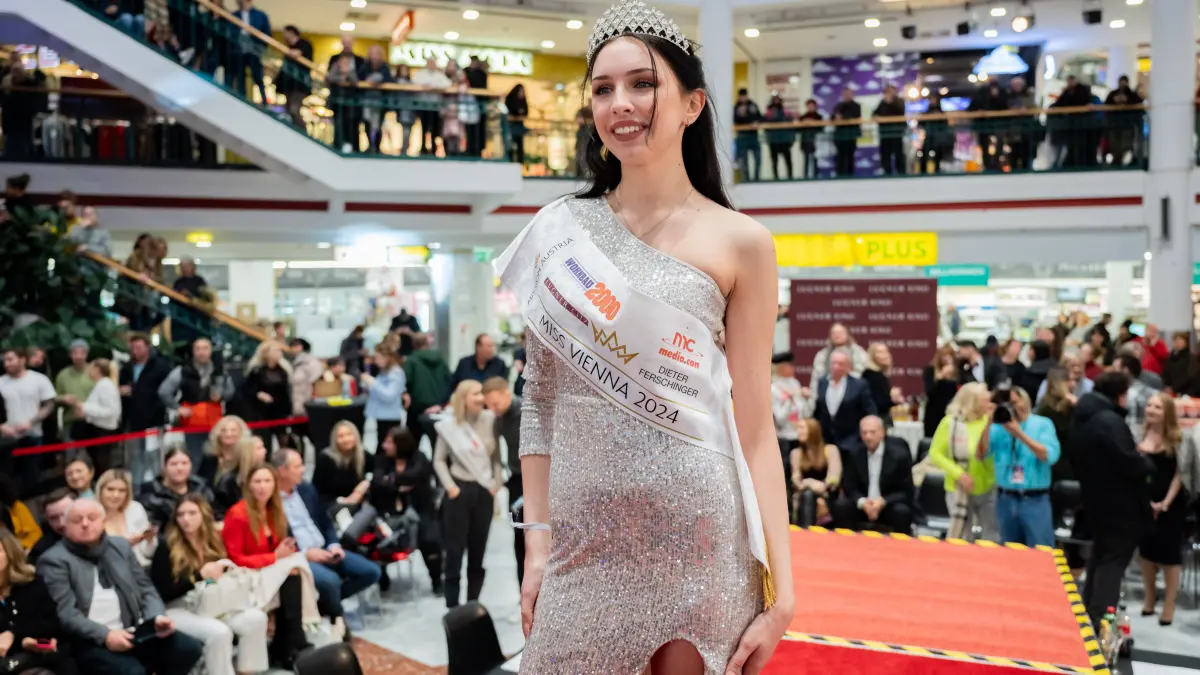 20240113 Wahl Miss und Mister Vienna WIEN, OESTERREICH - 13. JAENNER: Miss Vienna 2024 Lucia Sisic anlaesslich der Miss und Mister Vienna Wahl unter dem Motto sowiedubist in der Wiener Lugner City am 13. Jaenner 2024 in Wien, Oesterreich. 240113_SEPA_17_119 Copyright: xIsabellexOuvrardx SEPAxMedia