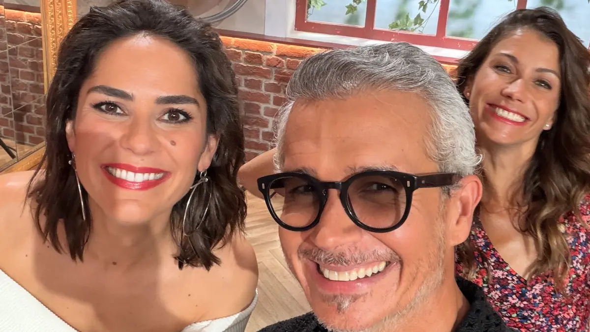 Anaisio Guedes und seine französischen Händlerkolleginnen.