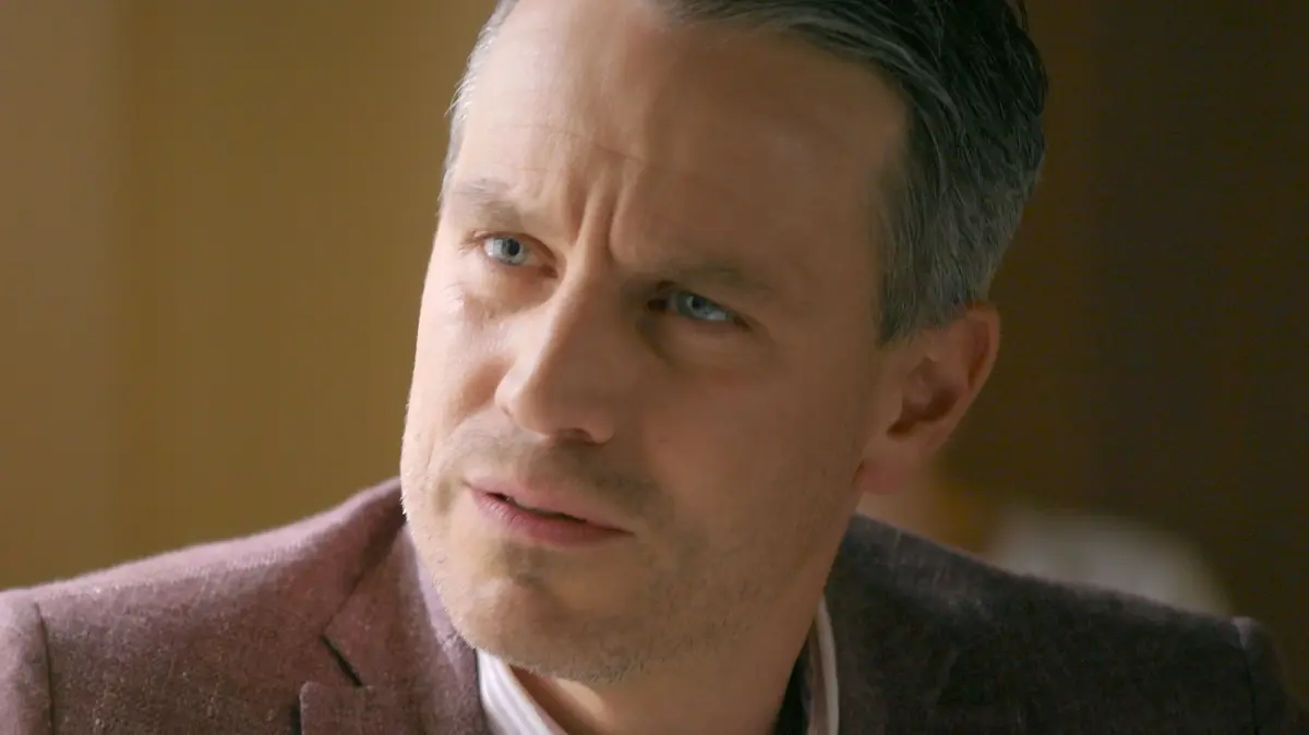 Kilian Reichenbach (Marc Dumitru) sitzt in der Falle.