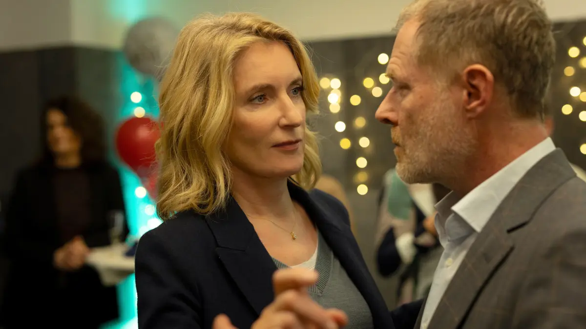 Am 13. September 2026 ermittelt Kommissarin Charlotte Lindholm (Maria Furtwängler) im „Tatort: König in Gelb“ im Ersten.