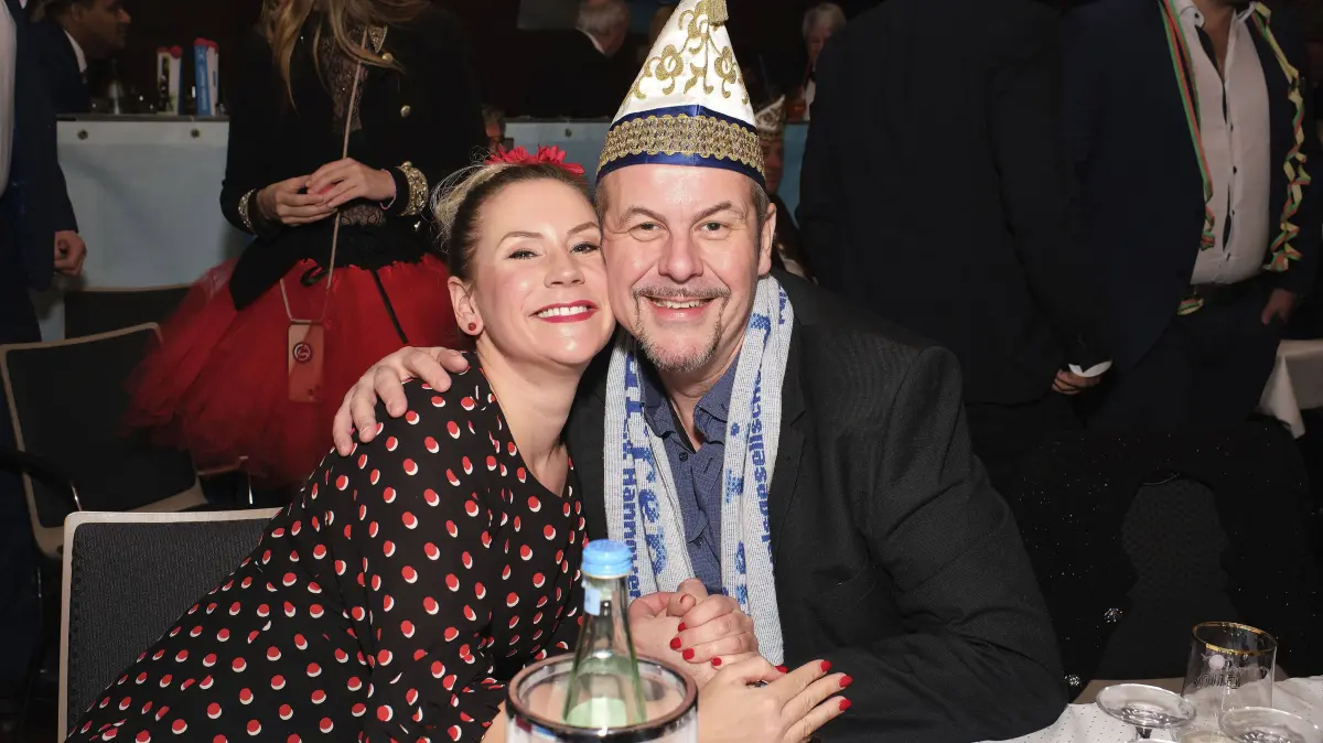 Kaya Laß und Frank Schambor bei der Premierengala 2020 der Lindener Narren im Fritz-Haake-Saal. Hannover, 08.02.2020 *** Kaya Laß and Frank Schambor at the premiere gala 2020 of the Lindener Narren in the Fritz Haake Hall Hanover, 08 02 2020 Foto:xU.xStammx/xFuturexImage