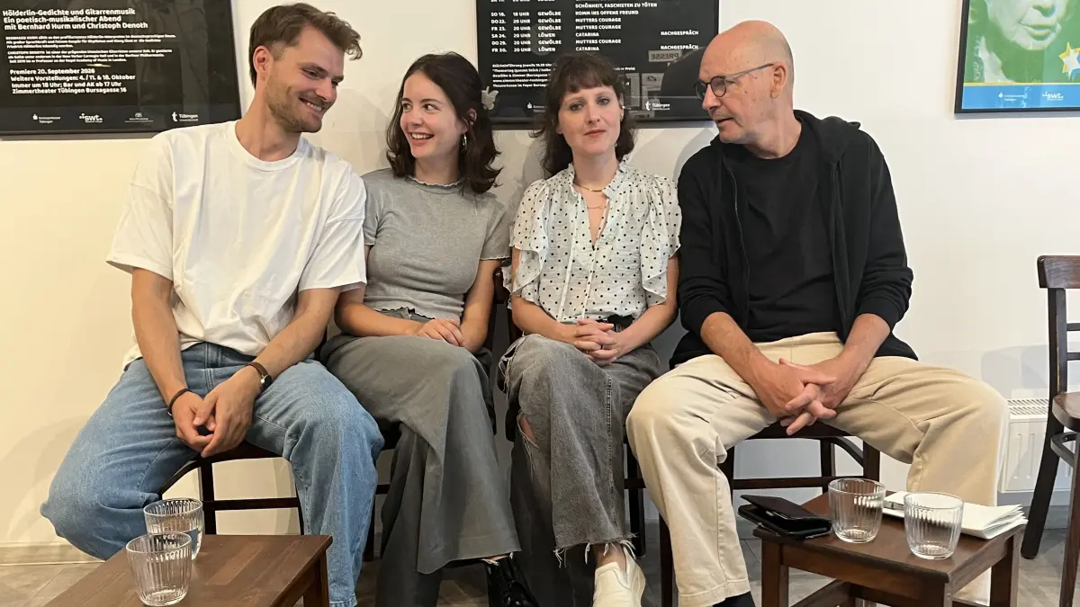 Von links, Malte Flirenbaum und Sopie Maria Scherrieble (beide Ensemble), Noemi Fulli und Udo Rau als Gäste. Es fehlen Elias Popp, der erst im Januar zum Ensemble stoßen wird, und Gast Paul Smollich.
