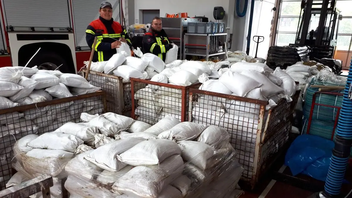 Burladingen Sandsäcke Hochwasser Feuerwehr 2024