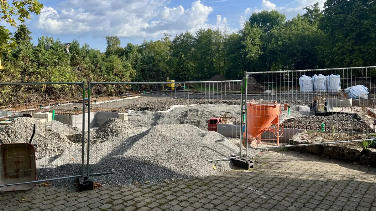 Wo jahrzehntelang das Gemeindehaus der katholischen Kirchengemeinde Bühlertann stand, wird jetzt wieder gebaut.