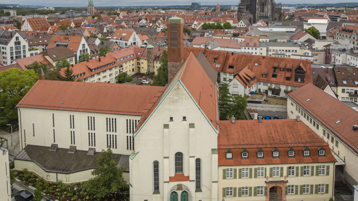 Wengenkirche von außen: Neuer und alter Teil sollen darauf sichtbar sein.