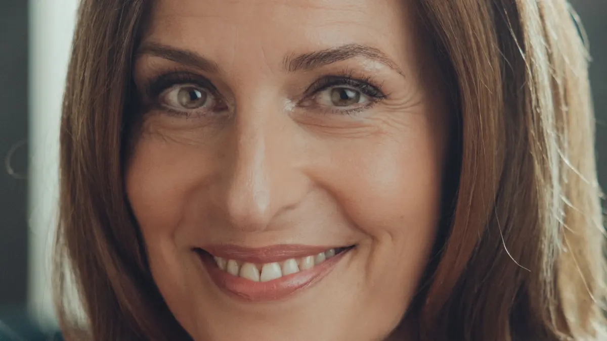 Bei GZSZ kann Katrin Flemming (Ulrike Frank) ihre wahren Gefühle nicht mehr verstecken.