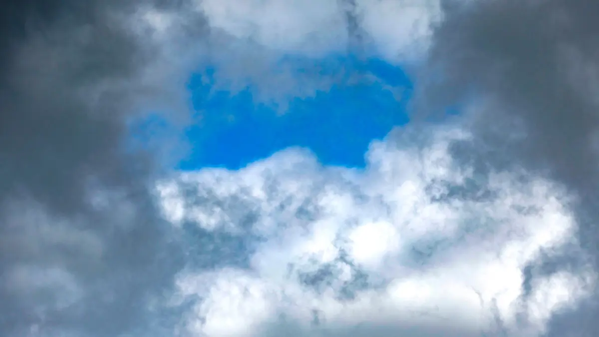 Wetter in Nordrhein-Westfalen: ARCHIV - 14.06.2026, Nordrhein-Westfalen, Kall: Dunkle Wolken ziehen am morgendlichen Himmel über die Eifel. (zu dpa: «NRW startet wechselhaft in die neue Woche») Foto: Thomas Banneyer/dpa +++ dpa-Bildfunk +++