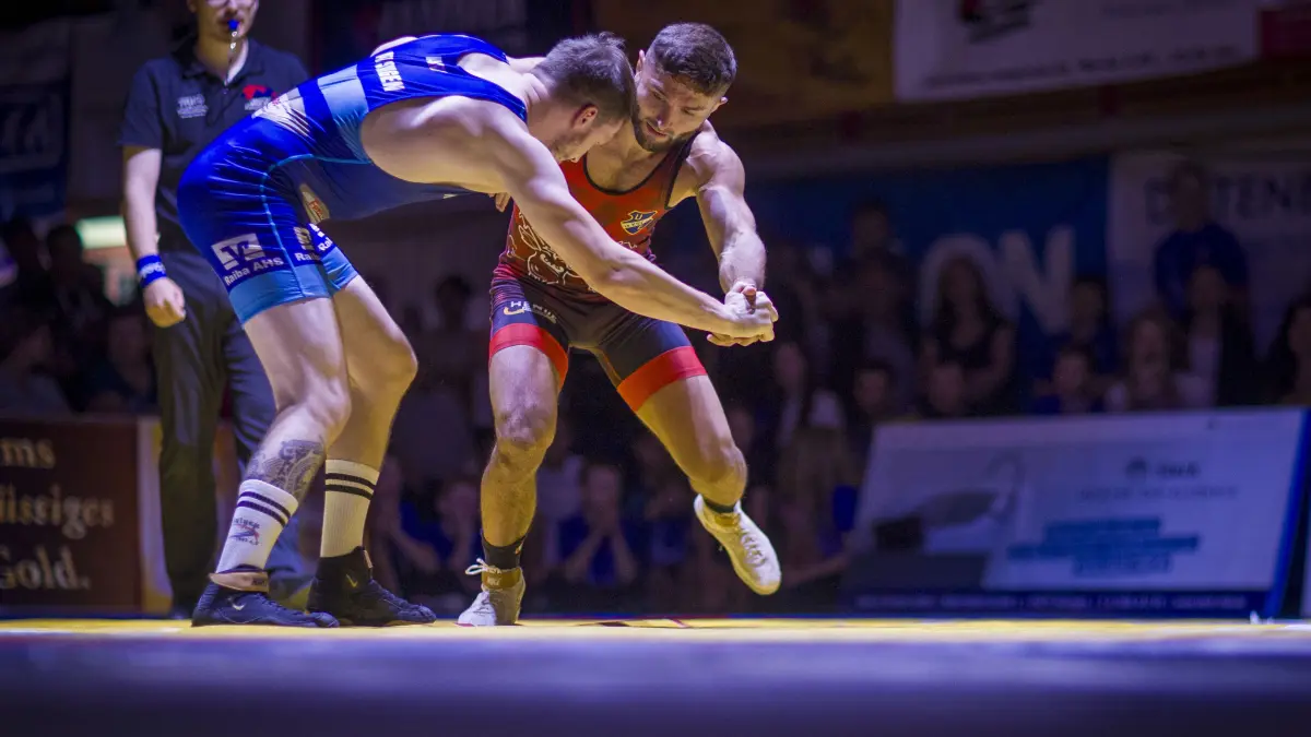 Ringen, KSV Unterelchingen: So haben sich die Elchfighter am Wochenende bei ihrem ersten Heimwettkampf geschlagen? - Eduard Davidov 75B kg (KSV Unterelchingen rot) - Andreas Moosmann (blau)