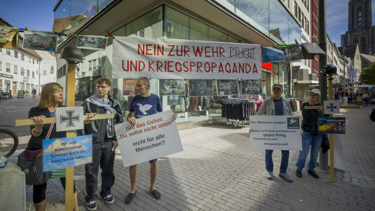 Nein zur Wehrpflicht- Demo im Rahmen der Friedenswochen