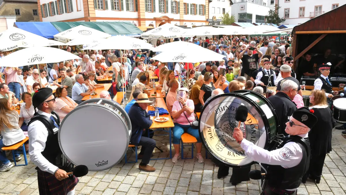 Einer der Höhepunkte im zweitägigen Bühnenprogramm der Ehinger Kirche war zweifellos wieder die Donau-Pipe-Band.