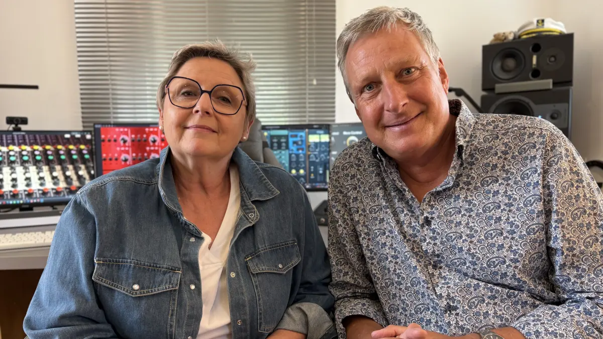 Hoffen auf eine Teilnahme beim ESC-Vorentscheid: Die Sängerin Corinne Rott und der Ehinger Musikproduzent Steffen Wessbecher-Newman.