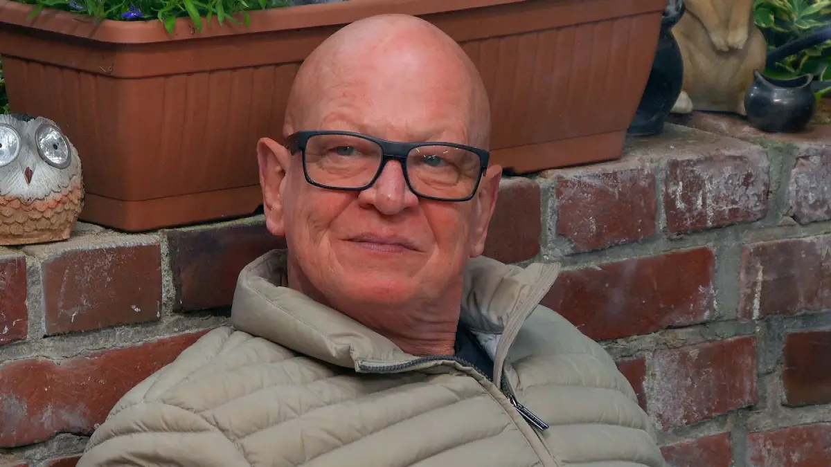 Michael Naseband nimmt gemeinsam mit seiner Partnerin am „Sommerhaus der Stars“ teil.