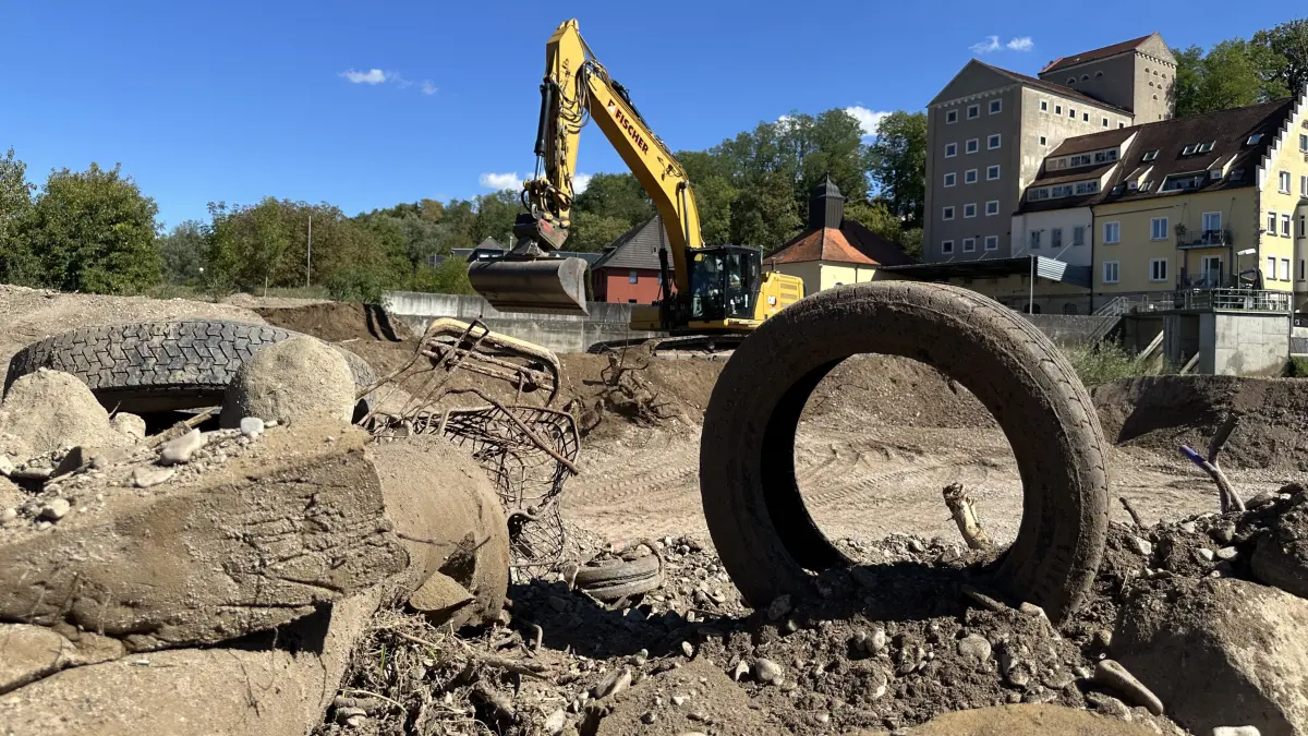 Geschieberäumung Neckar Mittelstadt Brücke Reutlingen Kies Fluss Gewässerschutz Hochwasserschutz Hochwasser
