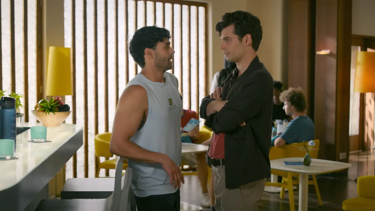 Luca (Orlando Lenzen, r.) und Nick (Raphael Kalkowski) sind mehr als nur Freunde.